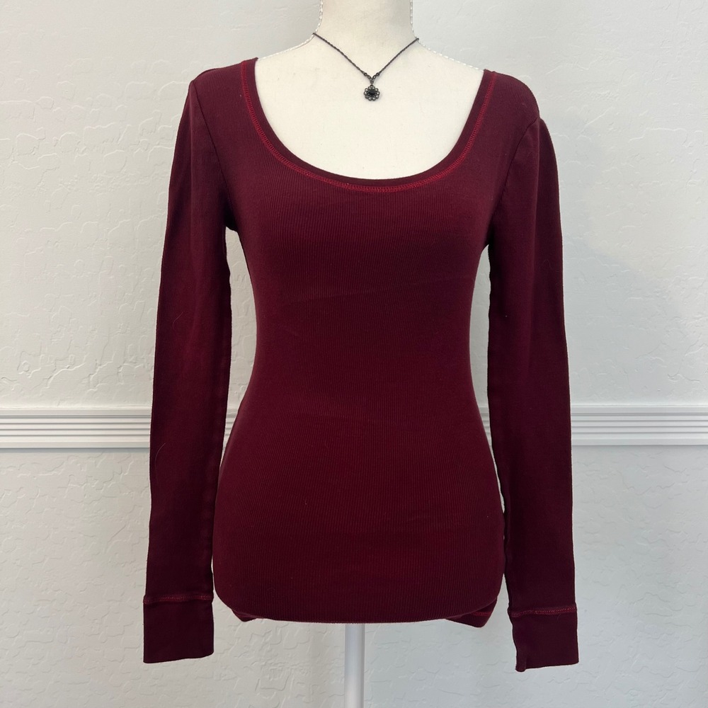 vintage maroon fitted scoop neck long sleeve top